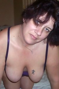 hot brunette milf lara